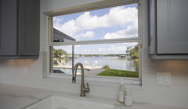 Lakefront Pool Home w/Game Room, Epic View, Kayaking in Tampa