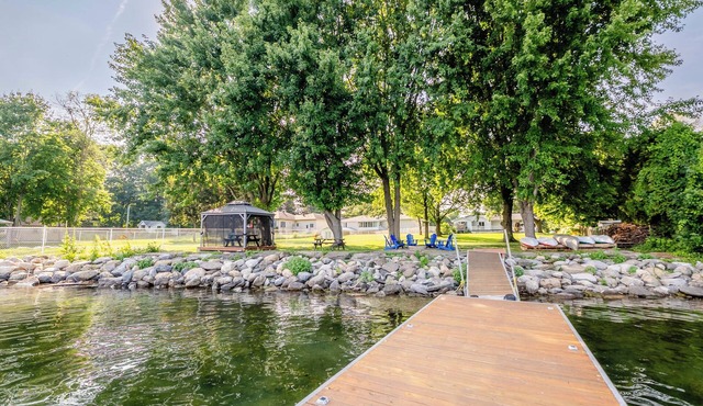 Lancaster Waterfront Retreat in Lancaster