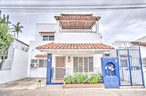 Las Palmas Golden Zone Duplex - Pool & Sunset Rooftop in Puerto Vallarta