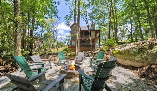 Legacy Springs at Eagles Nest - hot tub, pet friendly in Banner Elk