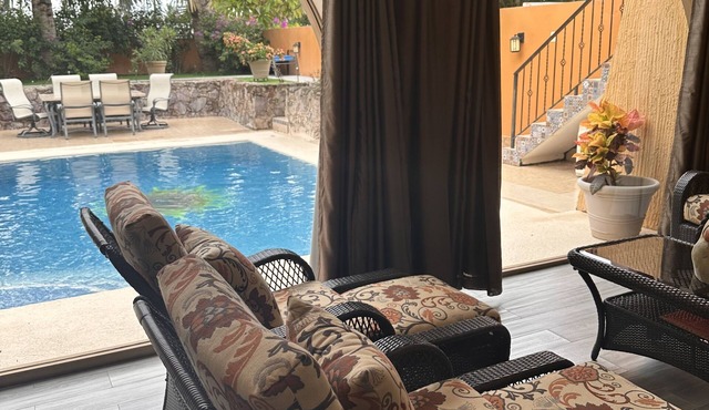 Located on El Cid golf course, private pool, minutes to the beach. in Mazatlán