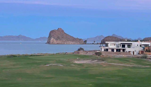 Loreto Bay on the Ocean/Golf Course with mountain views -6 Bedrooms Pool Jacuzzi in Nopoló