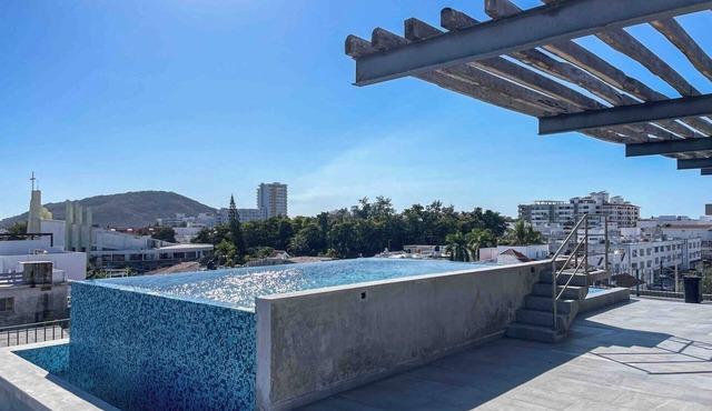 Lovely apartment with pool 4 blocks from the beach in Mazatlan
