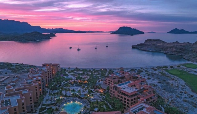 Luxury 2 bdrm 5 star resort on beach with ALL the amenities. Golfer's paradise in Loreto