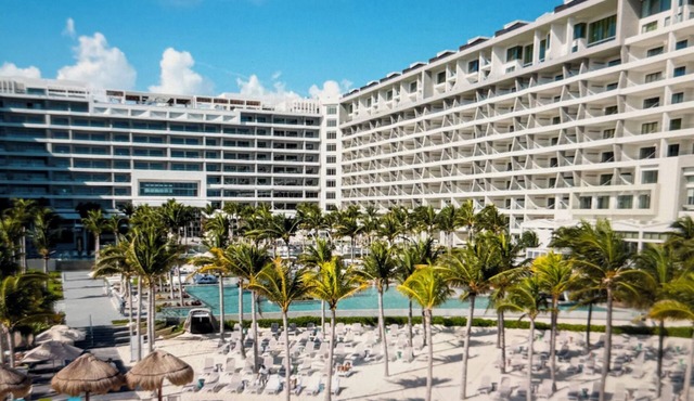 LUXURY 2 BEDROOM SUITE GARZA BLANCA 5-STAR DIAMOND RESORT CANCUN in Cancún