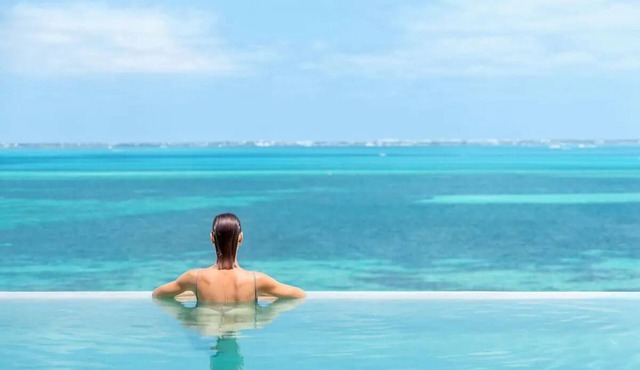 Luxury 2BR Ocean View Residence, Beach, Pools & Spa in Cancún