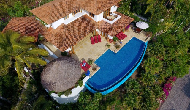 Luxury 5BR in Punta Burro home with daily meal preparation by our inhouse staff. in punta del burro
