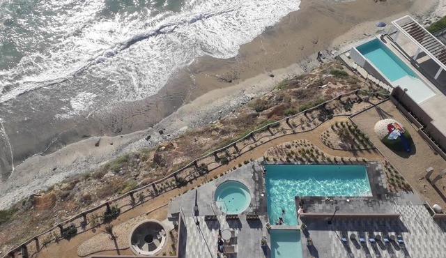 Luxury Beach Condo with Pool in Tijuana