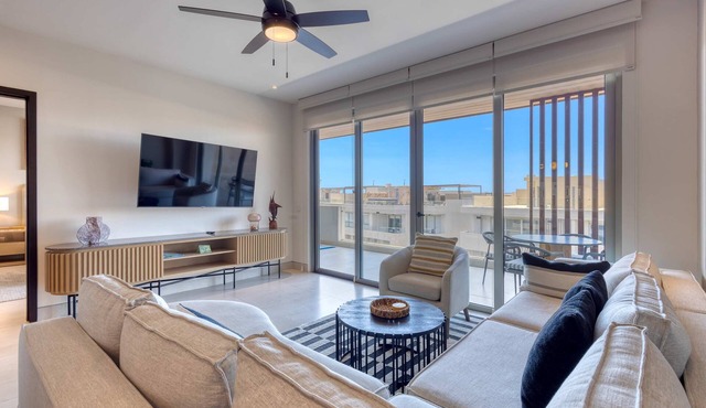 Luxury Cabo condo with multiple pools, pickleball, gym & rooftop in Cabo San Lucas