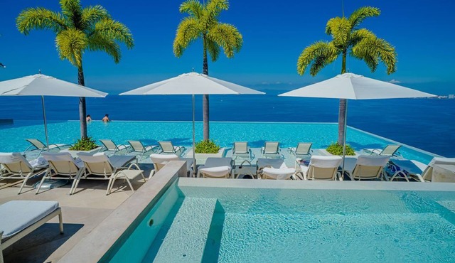 Luxury Oceanfront Escape at Indah + Infinity Pools + Views in puerto vallarta