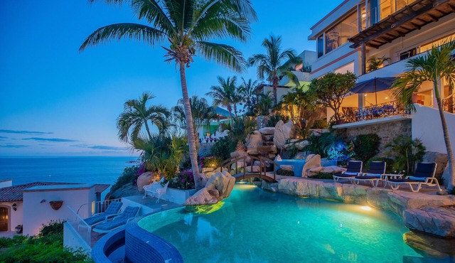 Luxury Pedregal Villa w/Infinity Pool, Cook, Pacific Ocean & Land's End Views in Cabo San Lucas