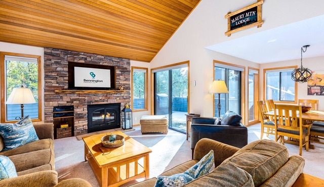 Maur32-North Sunriver Retreat | Hot Tub, AC, Bikes, Ping Pong in Sunriver