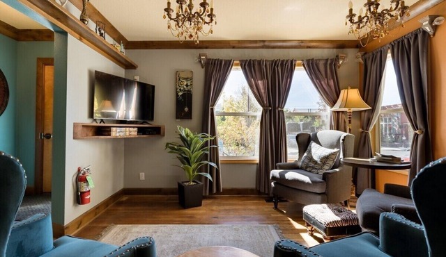 Mill Inn Boutique Hotel in Bend