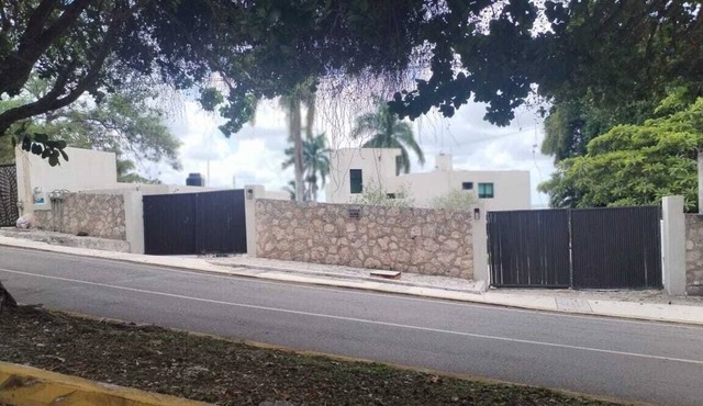 Misha Bacalar House in Bacalar