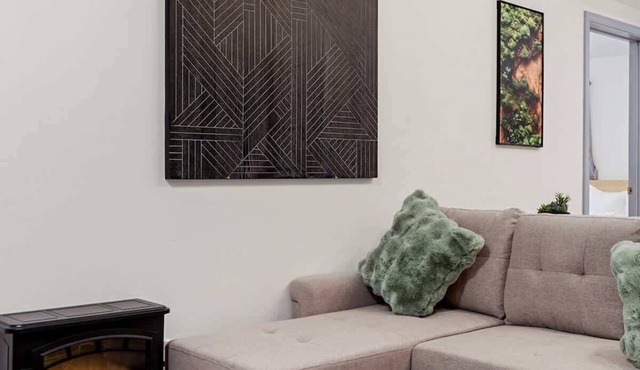 Modern 1BR Suite w/Private Entry Near SFSU, Park & Transit in San Francisco