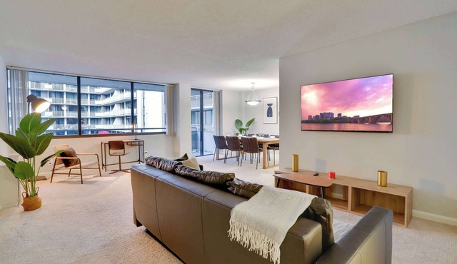 Modern Apt – Steps from Metro in Arlington