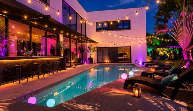 Modern Villa in Playacar, 5 min from Quinta—ideal for families and groups—24 guests—shuttle service in Playa del Carmen