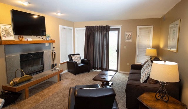 Mountain Lodge At Okemo-1br Newly Renovated 1 Bedroom Condo by RedAwning in Ludlow