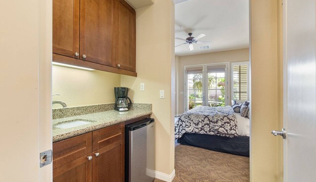 Near Pool! Deluxe King Casita, Pet Friendly! - (C72) in La Quinta