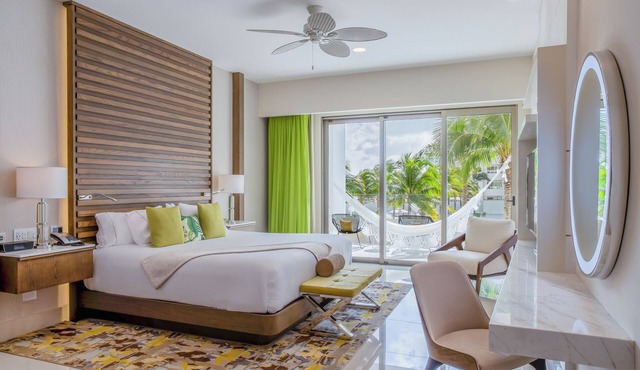 New Years Week Cancun Garza Blanca Resort & Spa 2-Bedroom Full Service Resort in Cancún