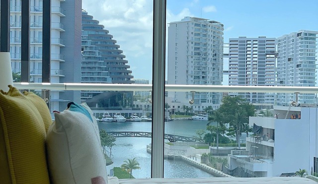 Nuevo Departamento con Playa Privada en Puerto Cancún in Cancún