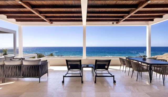 Oceanfront 2BR Steps to Infinity Pool & Beach in Los Cerritos