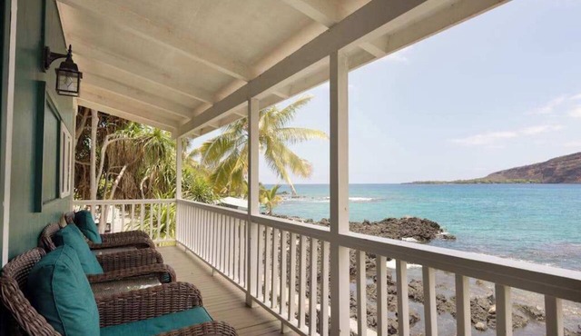 Oceanfront Kealakekua Bay Retreat with Breathtaking Views in Captain Cook