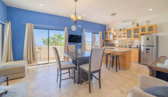 Oceanview condo w Resort amenities, Steps to Beach in El Sargento