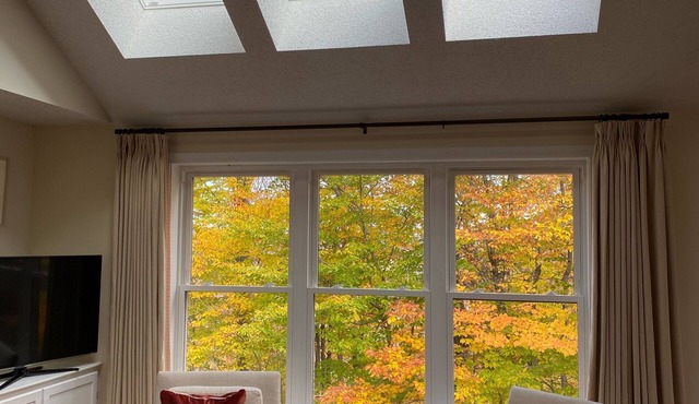 Okemo Winterplace - Ski home for lunch-Sleeps 12 people 4Br 2BA slopeside in Ludlow