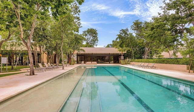 Palmara Gated Townhome, Pool, Gym & Paddle in Playa del Carmen