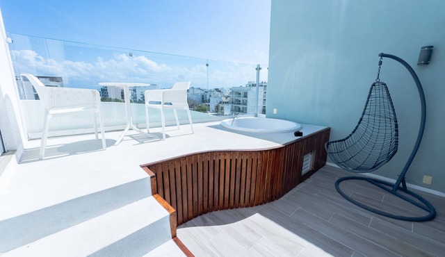 Penthouse w/Private Terrace & Tub | Rooftop Pool | Near Beach in Playa del Carmen