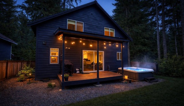 Perch - Serenity Nest Cabin w/Hot Tub & AC | Pet-Friendly in Ashford