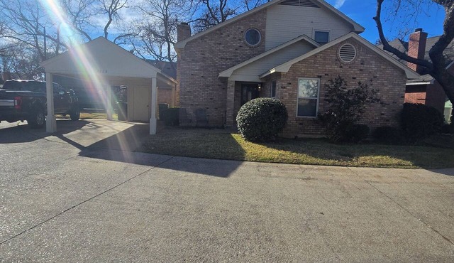 Phenomenal 2-bedroom townhome with AC in Arlington in Arlington