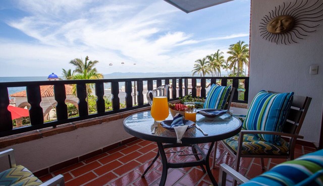 Playa Bonita Casa de Risa located on Los Muerto Beach 2BD Condo for rent in Los in Puerto Vallarta