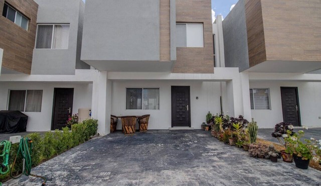 Pool Home: 20min to San Marcos Fair & Downtown in Aguascalientes