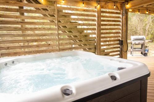 Pool Hot Tub Beach Gear included in Corolla