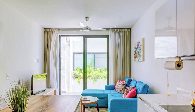 Premium Location Steps to 5th | Rooftop Pool & BBQ