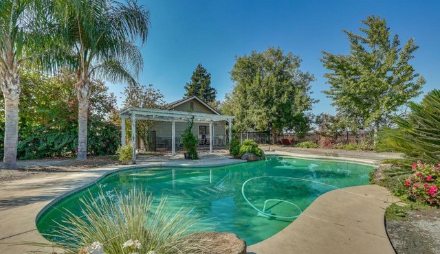 Private Pool! Charming Clovis Escape in Clovis