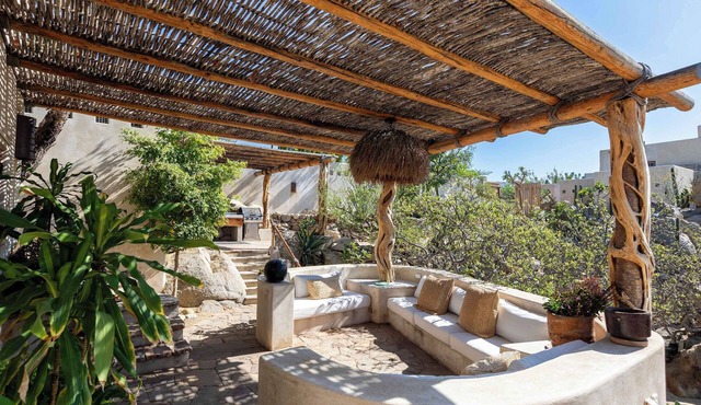 Private Romantic Cottage with Beach Club Access & Concierge Service in San José del Cabo