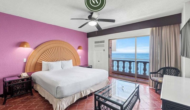 Puerto Vallarta 1BR/1BA Beachfront Studio w Pool in Puerto Vallarta