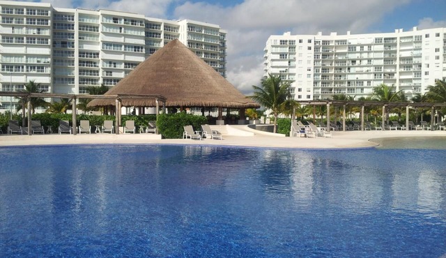 Punta me Luxury Apartment beach front & ocean view in Cancun