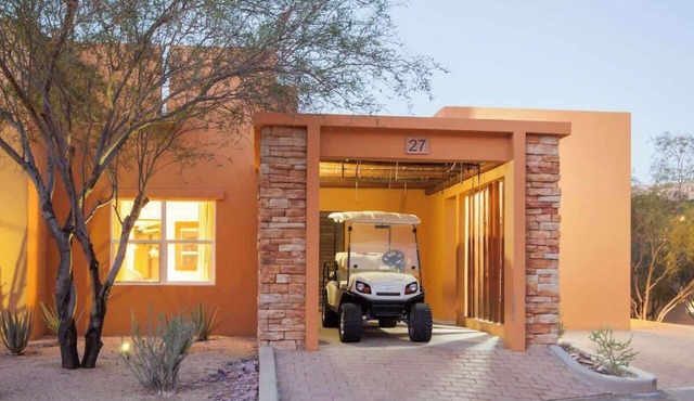 Quinta with ocean and golf course panoramic views in La Paz