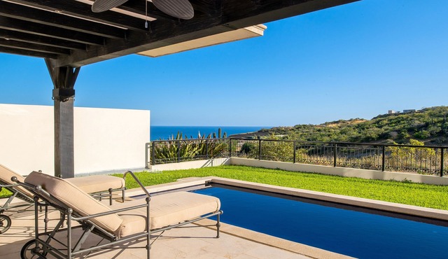 Quivira Golf Front Cabo Villa w/Heated Pool, Rooftop Jacuzzi, Resort Access in Cabo San Lucas