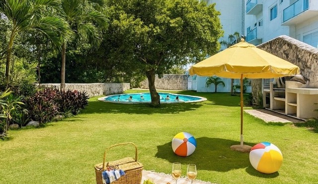 Radiant apartment centrally located 8 min from beaches in Cancun