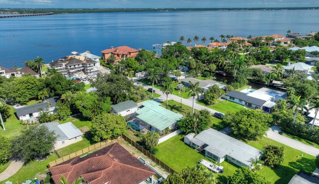 Riverfront Paradise in Fort Myers