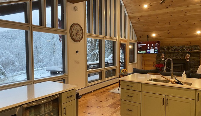 Romantic Cozy Mountain Retreat near Killington in Rochester