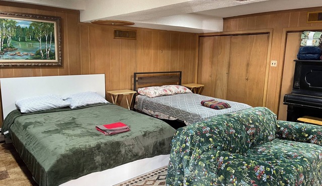 Room with Two DB Beds, Bathroom, Fridge, MW, TV, Wifi - 1 guest 69, 2 guests 120 in Silver Spring