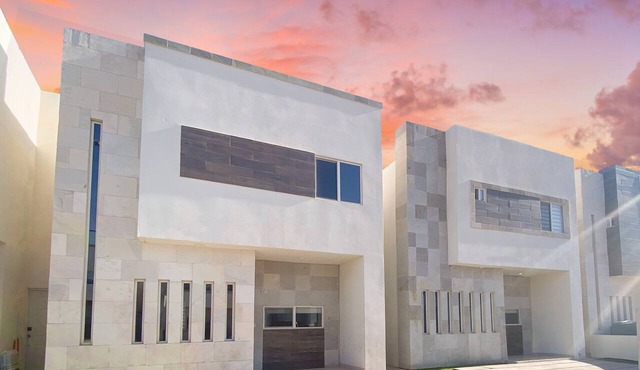 Sister Houses in private gated community with pool 5 min Airport and Consulate in Hermosillo