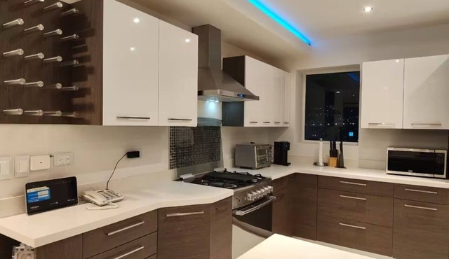 Sky Penthouse with Panoramic Ocean View & Jacuzzi in Tijuana