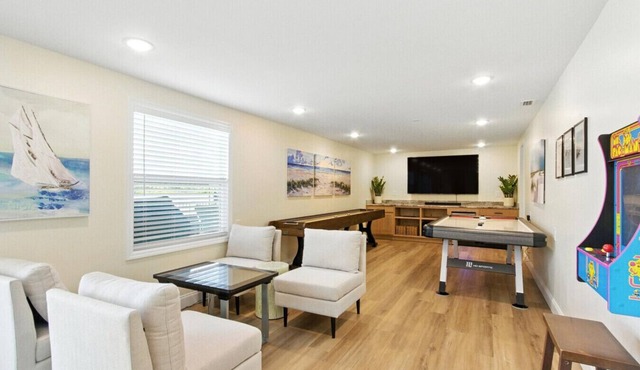 Sleeps 12, Boat dock, Game Room, East Tampa Escape in Gibsonton